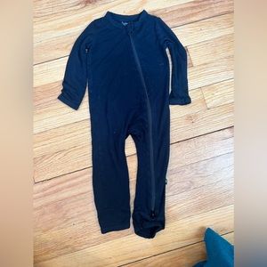 Zipper onesie 6-12 months in solid black